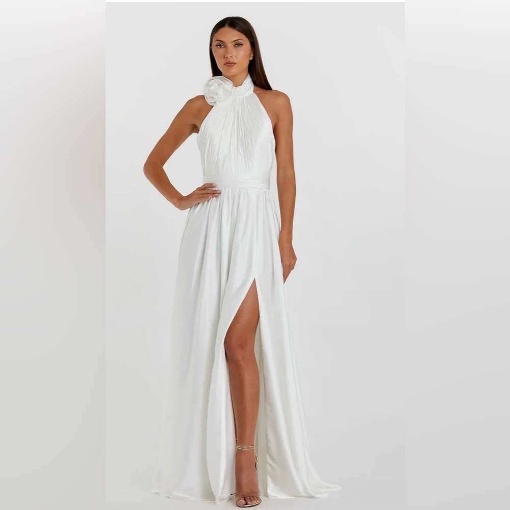 MAC DUGGAL Elegant White Halter Gown‎ Size 0